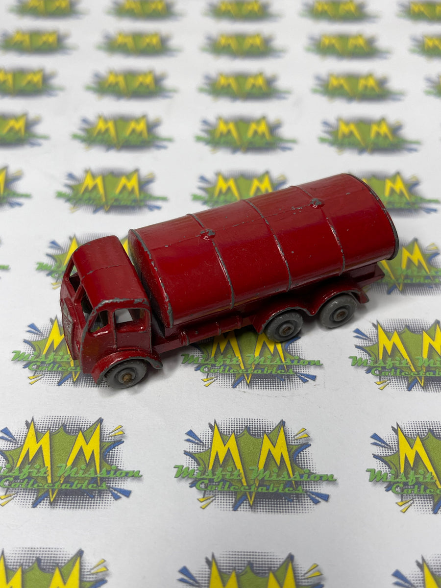 Matchbox 11a ERF Petrol Tanker Esso Rouge - 1955 - Lesney Moko 1:100 Vintage