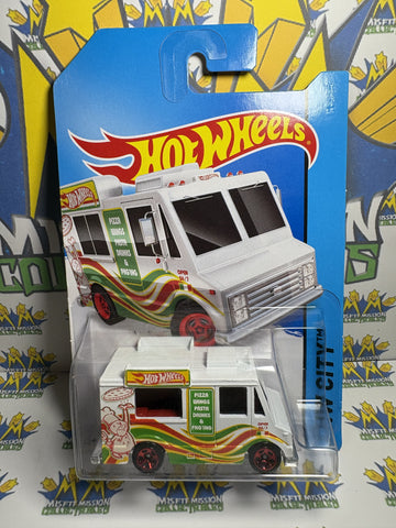 2013 Hot Wheels HW City Sweet Streets (New)