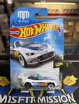 2017 Hot Wheels HW Nightburnerz 2015 Mazda MX-5 Miata (New)