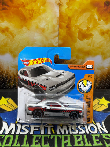 2015 Hot Wheels Muscle Mania ‘15 Dodge Challenger Car (New)