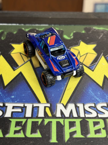 Hot Wheels Twinnin’ and Winnin’ HWRT Baja Blazer Race Car