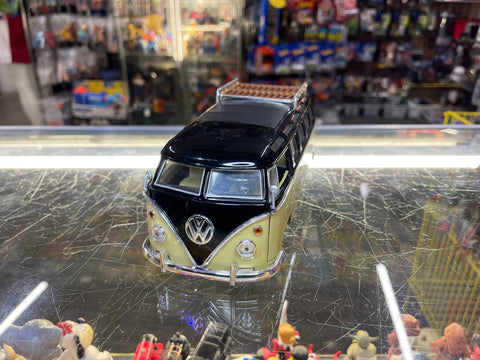 Jada Toys 1962 VW Volkswagen Van 1:24 Scale