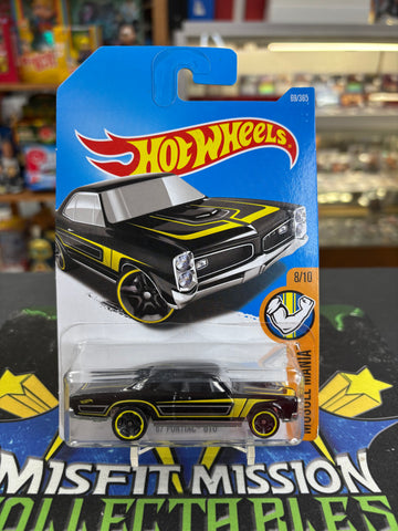 2015 Hot Wheels Muscle Mania ‘67 Pontiac GTO Car (New)