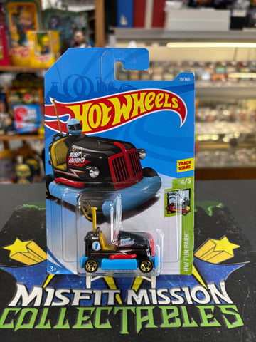 2017 Hot Wheels HW Fun Park Bump Around Car (New)