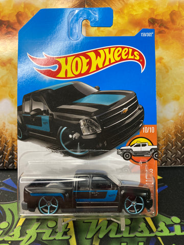 2015 Hot Wheels HW Hot Trucks Chevy Silverado (New)
