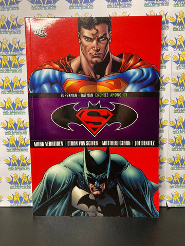 2007 DC Comics Superman & Batman Enemies Among Us Graphic Novel