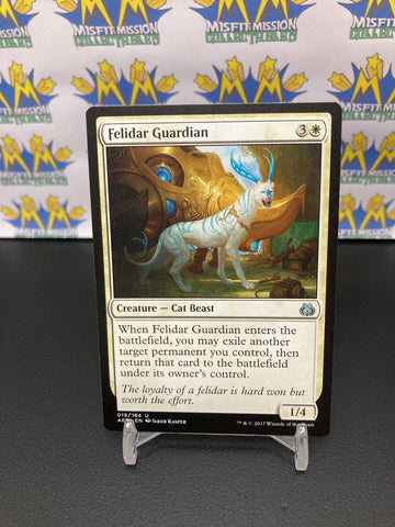 Magic the Gathering: White Creature-Cat Beast Felidar Guardian Card
