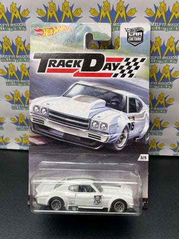 2016 Hot Wheels Car Culture Track Day ‘70 Chevy Chevelle Race Car (New)