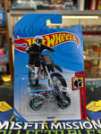 2017 Hot Wheels HW Daredevils HW450F Motorcycle (New)
