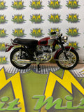 Maisto 1:18 1969 Bonneville Triumph T120 Motorcycle