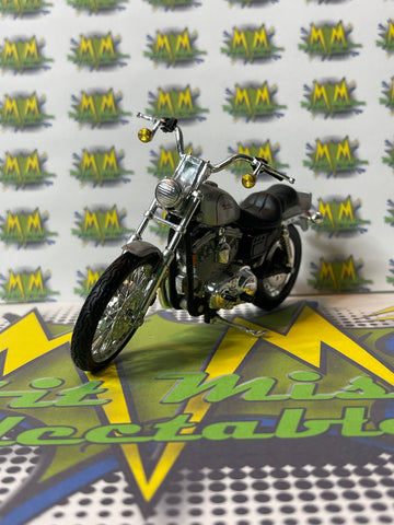 Maisto Series 6 1:18 1999 Harley Davidson XL 1200c Sportster Motorcycle