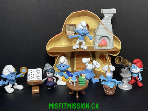 2013 Smurfs Mushroom House with Papa Smurf with Extra Smurfs
